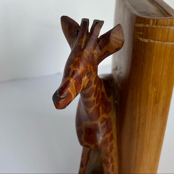 Giraffe Bookend Hand carved of wood 6” X 6” brown zoo animals one - Picture 5 of 14